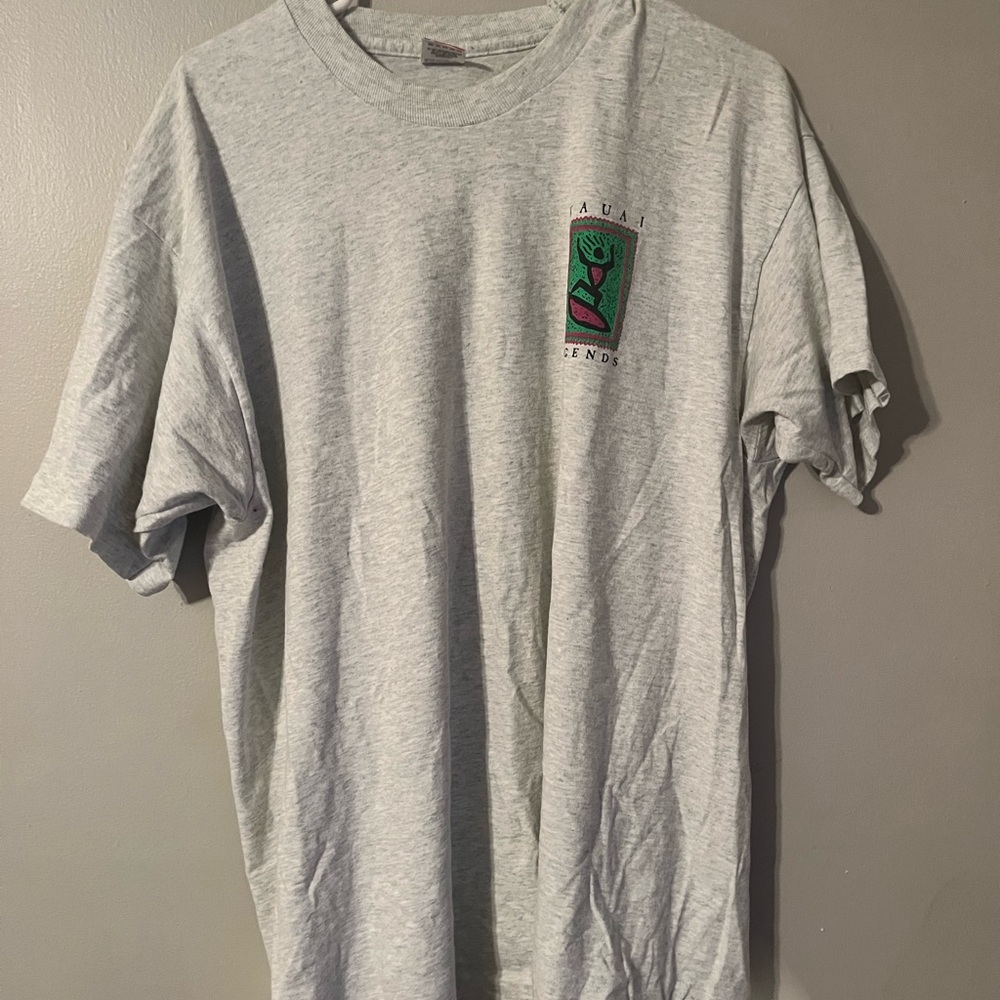 Kauai Legends surf T shirt. Size XL fruit of the loom.